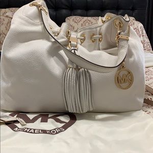 Michael Kors Camden white  with gold chains